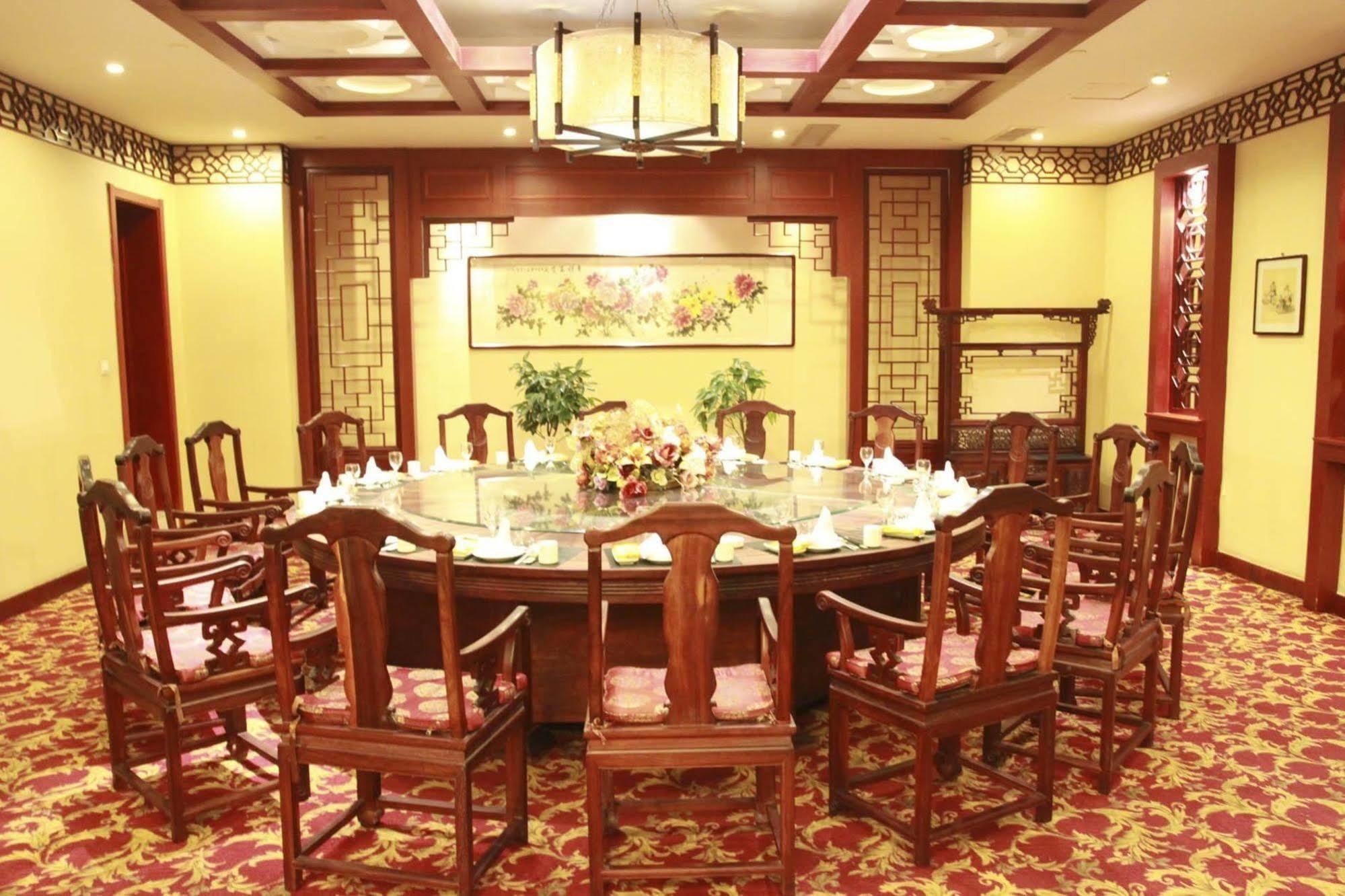 Jingzhou International Hotel Шицзячжуан Экстерьер фото