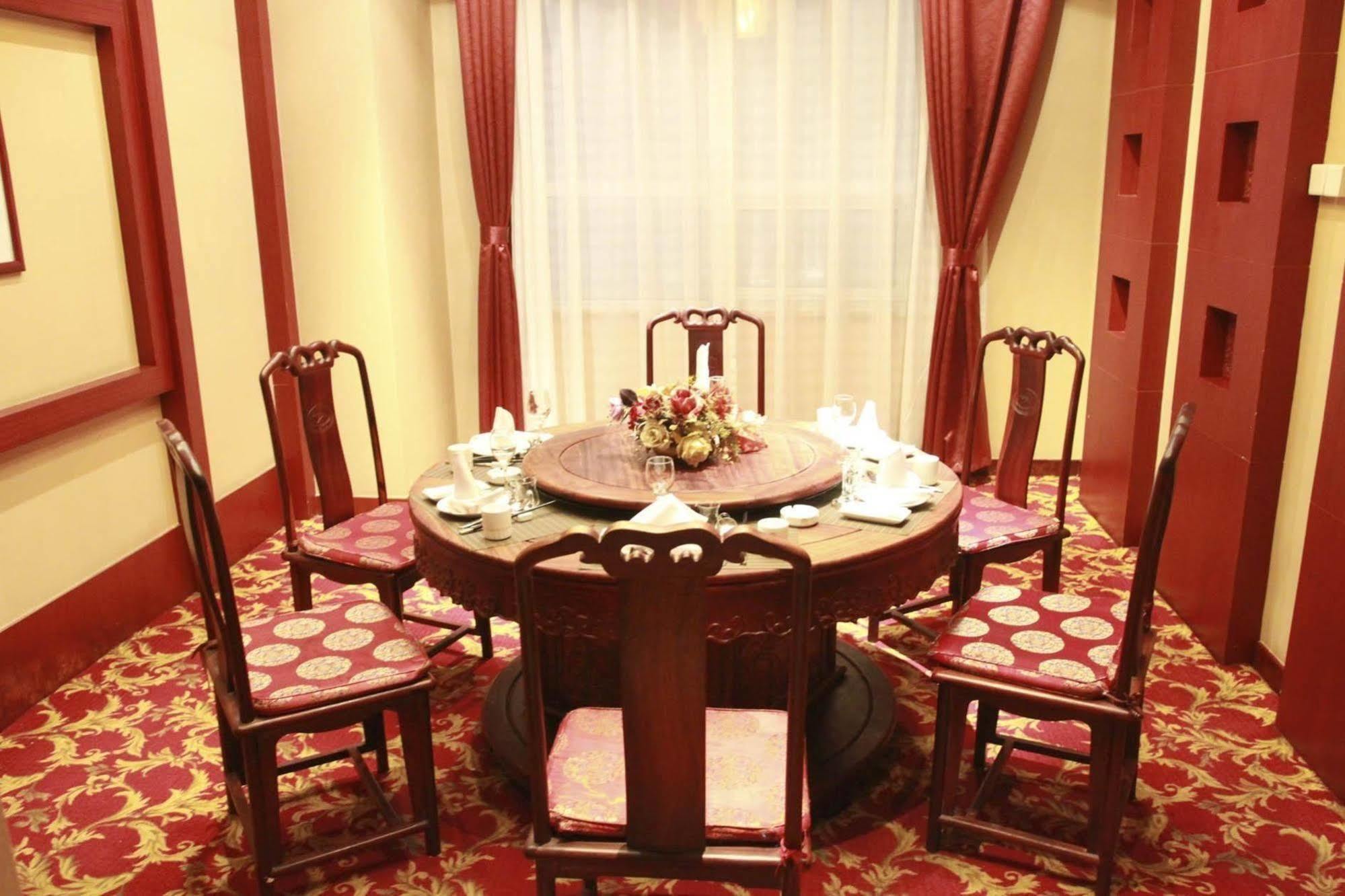 Jingzhou International Hotel Шицзячжуан Экстерьер фото