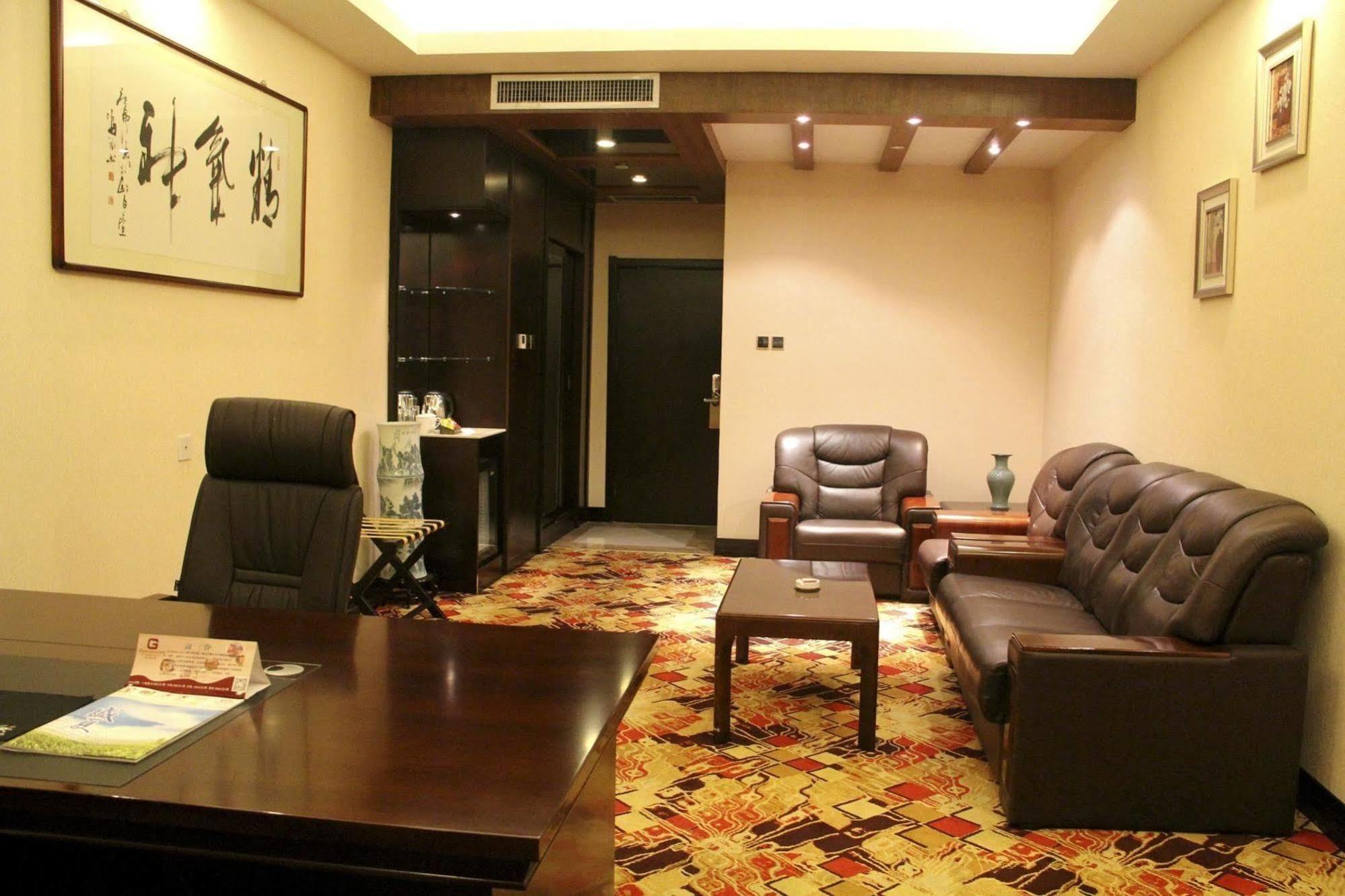 Jingzhou International Hotel Шицзячжуан Экстерьер фото