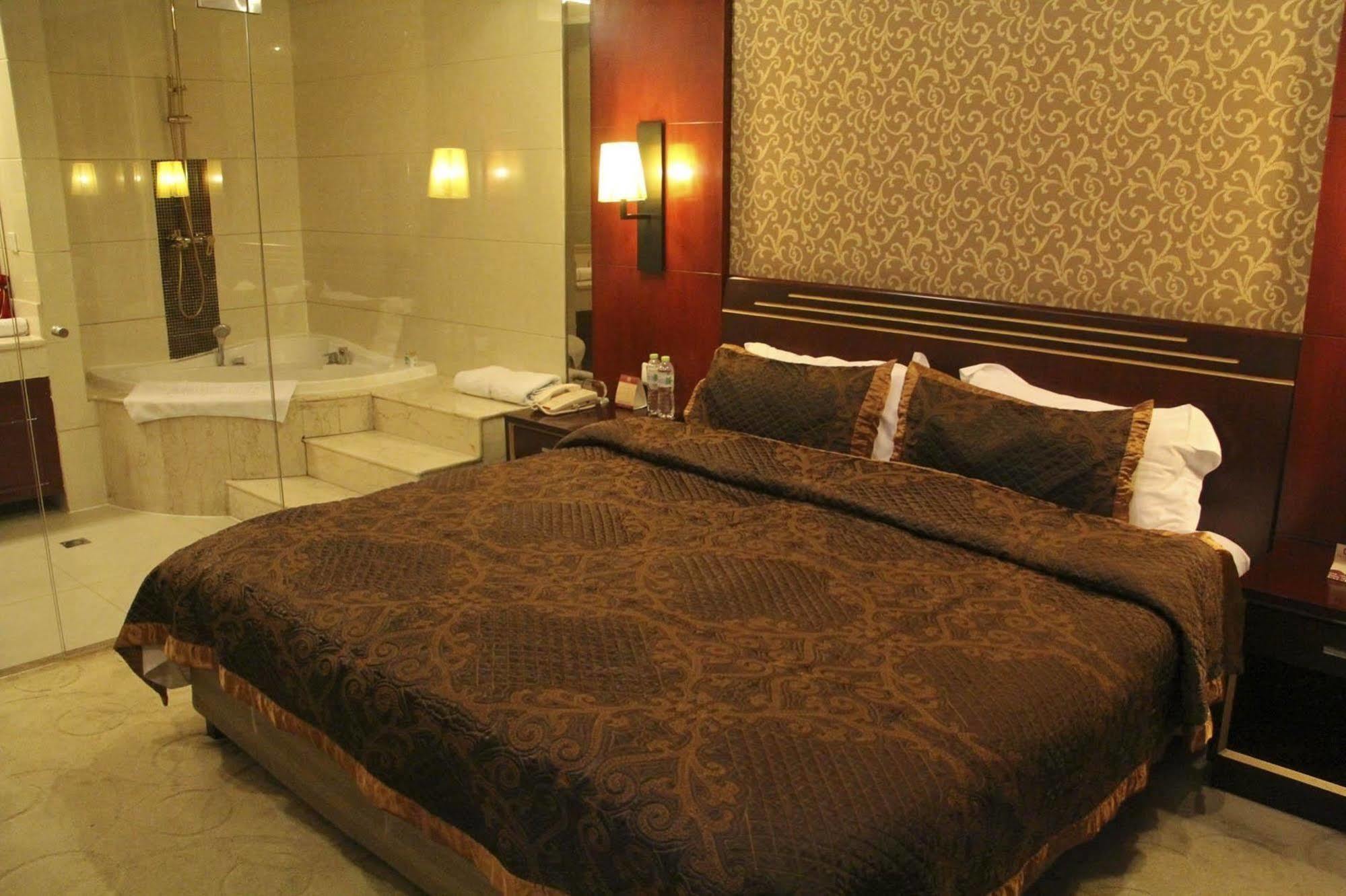 Jingzhou International Hotel Шицзячжуан Экстерьер фото