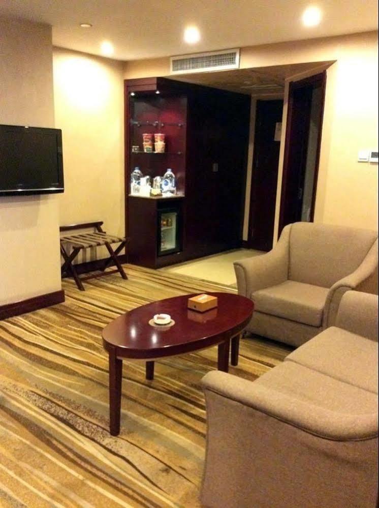Jingzhou International Hotel Шицзячжуан Экстерьер фото